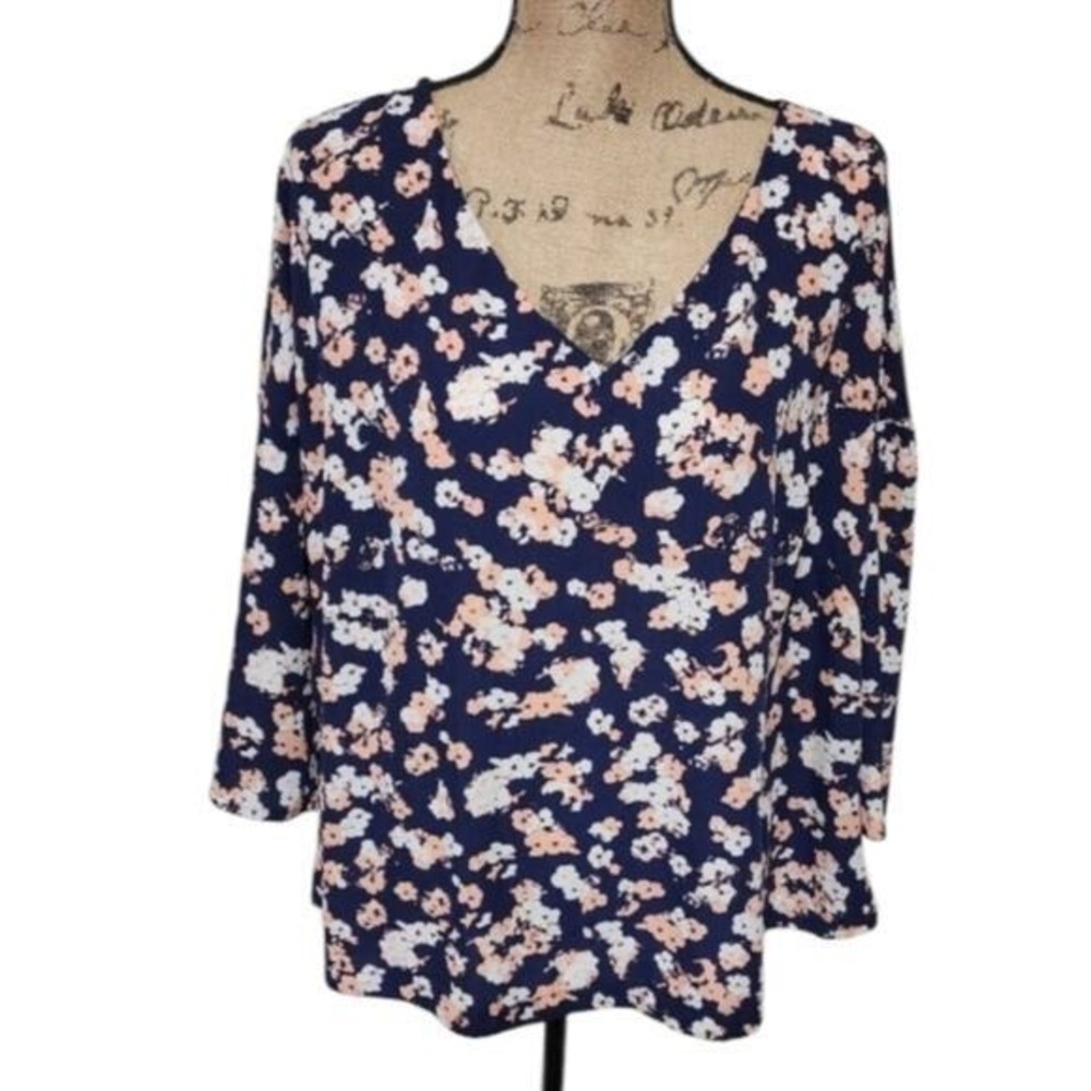 Lane Bryant Navy Blue Floral V-Neck Bell Sleeve Blouse Plus Size 18